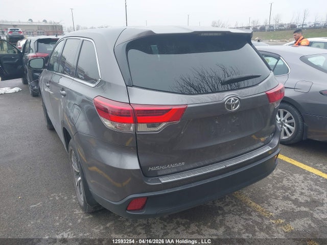 2017 Toyota Highlander Le/le Plus მანქანა იყიდება აუქციონზე, vin: 5TDZZRFH8HS221305, აუქციონის ნომერი: 12593254