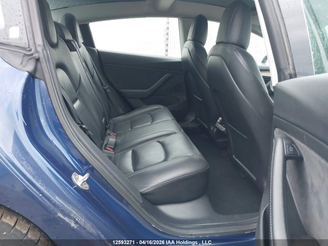 12593271 :رقم المزاد ، 5YJ3E1EA9NF258158 vin ، 2022 Tesla Model 3 مزاد بيع