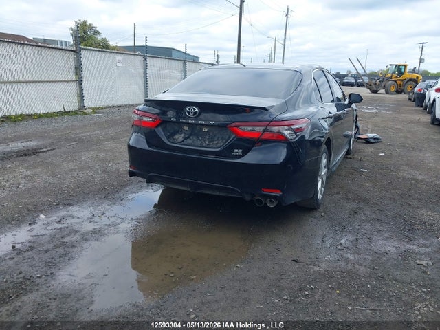 12593304 :رقم المزاد ، 4T1G11BK9MU047098 vin ، 2021 Toyota Camry Se/se Night Shade مزاد بيع