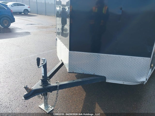 12593319 :رقم المزاد ، 52LBE1216CE009874 vin ، 2012 Stealth Trailer مزاد بيع