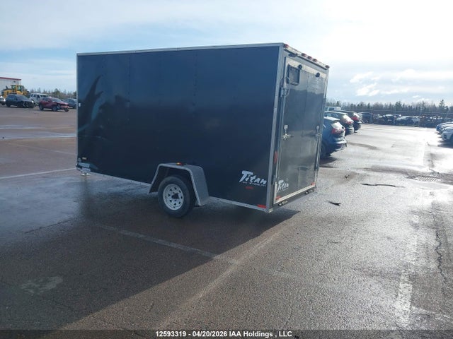 12593319 :رقم المزاد ، 52LBE1216CE009874 vin ، 2012 Stealth Trailer مزاد بيع
