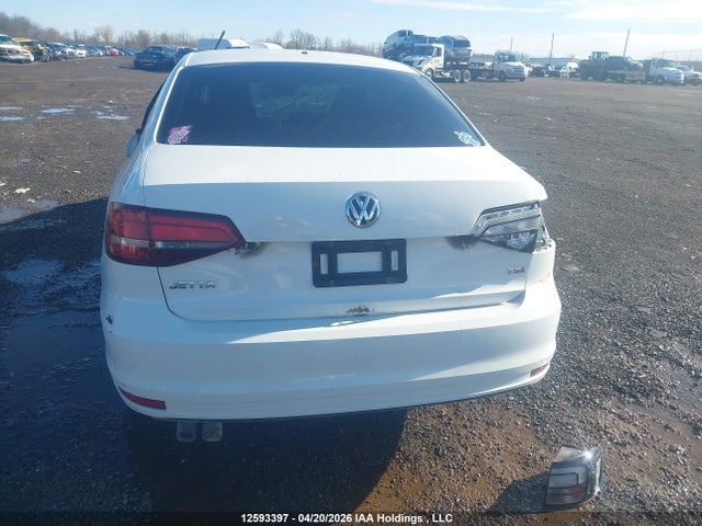 2017 Volkswagen Jetta 1.4 Tsi Trendline+ მანქანა იყიდება აუქციონზე, vin: 3VW2B7AJ2HM214917, აუქციონის ნომერი: 12593397