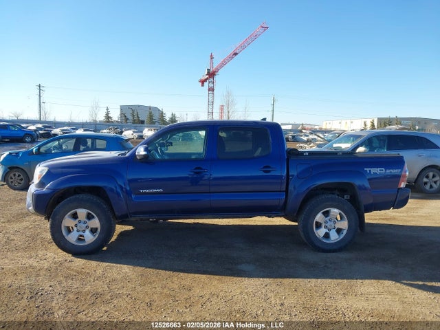 2015 Toyota Tacoma V6 მანქანა იყიდება აუქციონზე, vin: 5TFLU4EN5FX141496, აუქციონის ნომერი: 12526663
