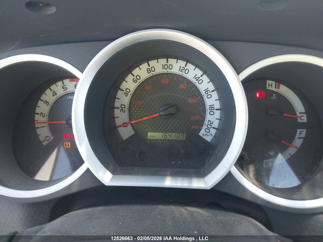2015 Toyota Tacoma V6 მანქანა იყიდება აუქციონზე, vin: 5TFLU4EN5FX141496, აუქციონის ნომერი: 12526663