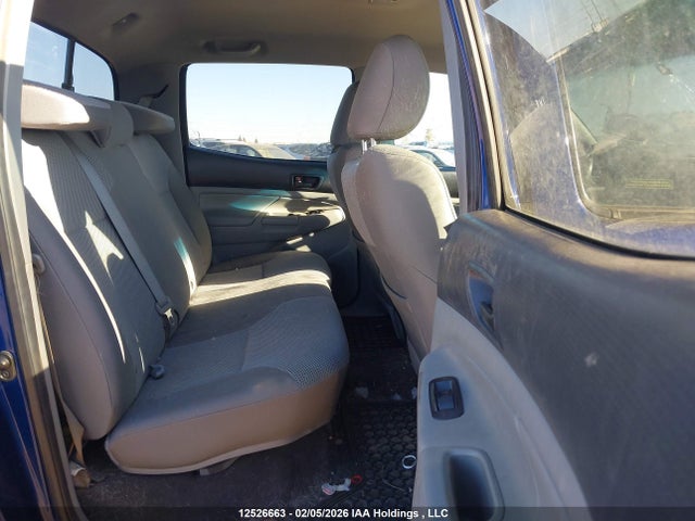 2015 Toyota Tacoma V6 მანქანა იყიდება აუქციონზე, vin: 5TFLU4EN5FX141496, აუქციონის ნომერი: 12526663