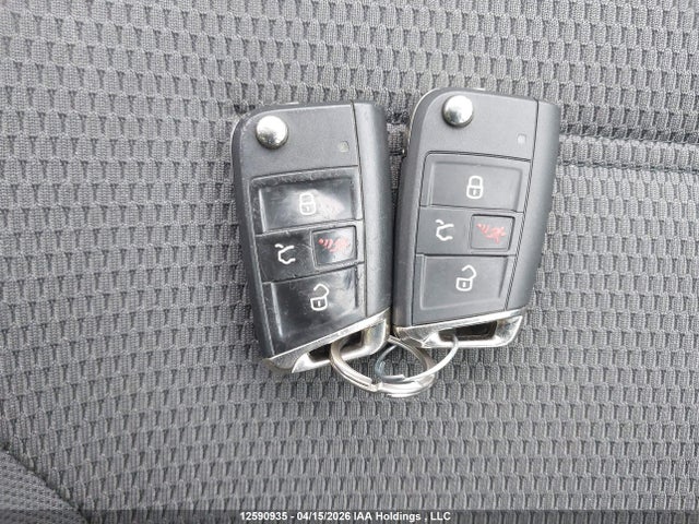 12590935 :رقم المزاد ، WVWPR7AU2JW907510 vin ، 2018 Volkswagen E-golf Comfortline مزاد بيع