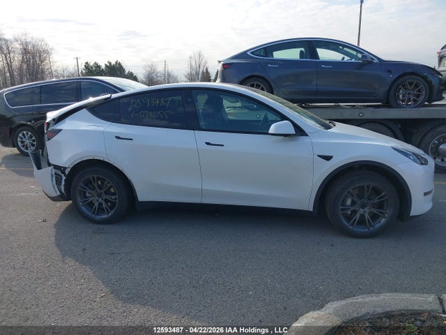12593487 :رقم المزاد ، 7SAYGDED5RF098655 vin ، 2024 Tesla Model Y Long Range/rwd مزاد بيع