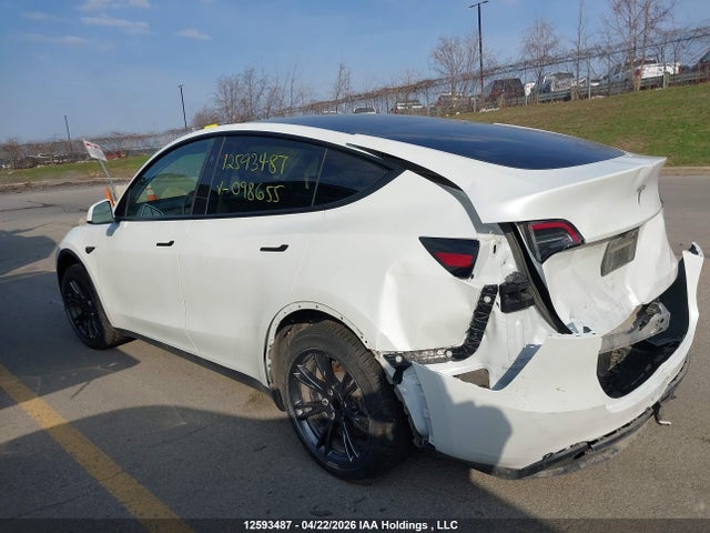 12593487 :رقم المزاد ، 7SAYGDED5RF098655 vin ، 2024 Tesla Model Y Long Range/rwd مزاد بيع