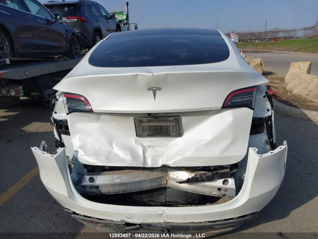 12593487 :رقم المزاد ، 7SAYGDED5RF098655 vin ، 2024 Tesla Model Y Long Range/rwd مزاد بيع
