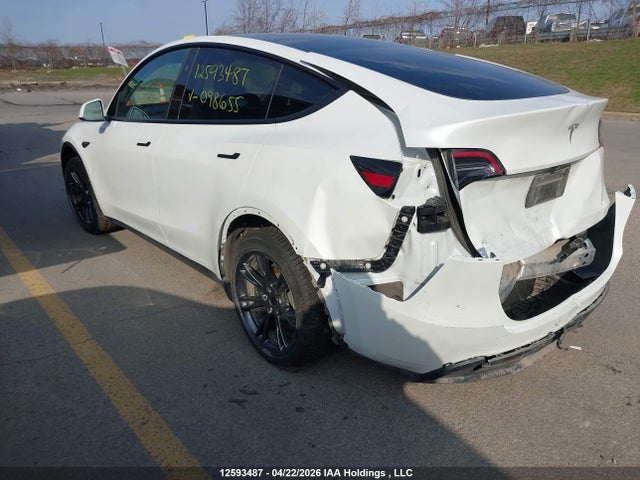 12593487 :رقم المزاد ، 7SAYGDED5RF098655 vin ، 2024 Tesla Model Y Long Range/rwd مزاد بيع