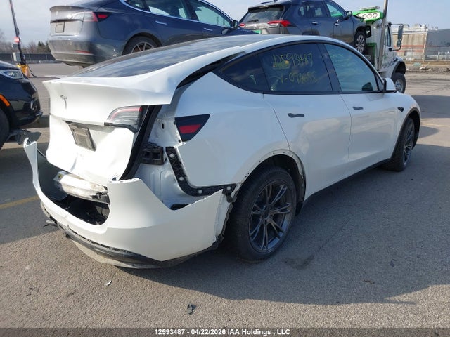 12593487 :رقم المزاد ، 7SAYGDED5RF098655 vin ، 2024 Tesla Model Y Long Range/rwd مزاد بيع