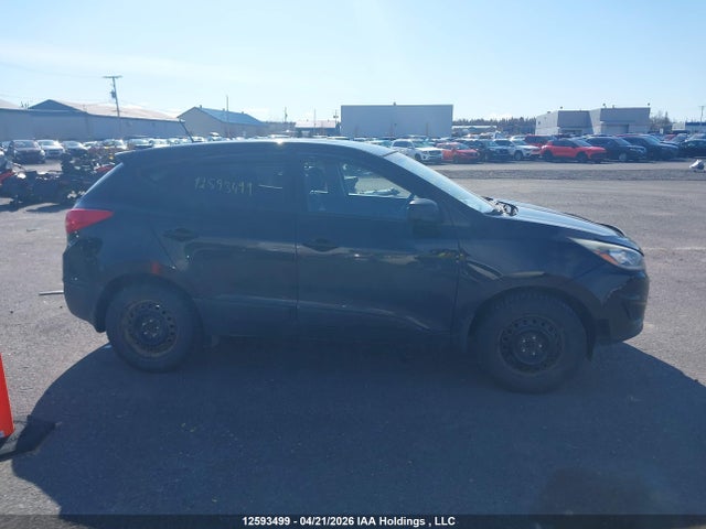KM8JT3AF0FU957533 Hyundai TUCSON GLS