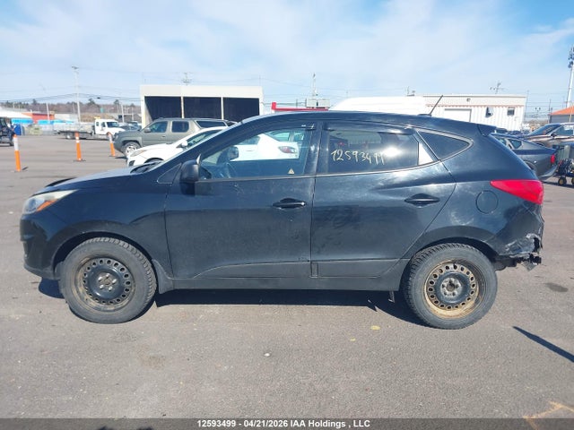 KM8JT3AF0FU957533 Hyundai TUCSON GLS