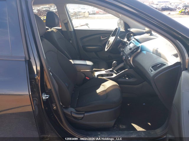 KM8JT3AF0FU957533 Hyundai TUCSON GLS