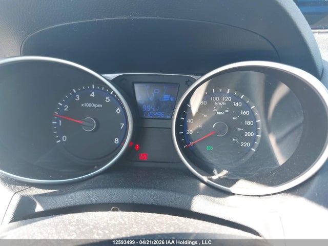 KM8JT3AF0FU957533 Hyundai TUCSON GLS