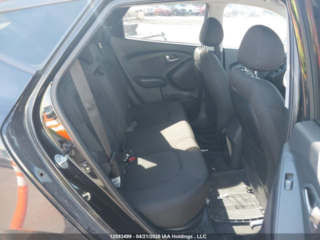 KM8JT3AF0FU957533 Hyundai TUCSON GLS
