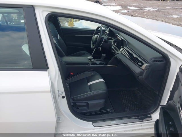 2026 Toyota Camry Hybrid Se Fwd მანქანა იყიდება აუქციონზე, vin: 4T1DAACK9TU243588, აუქციონის ნომერი: 12593515