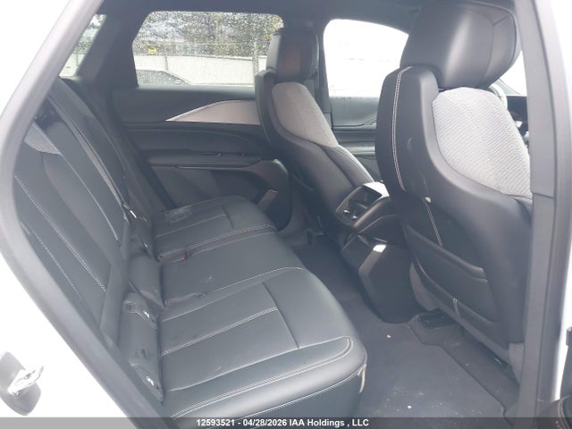 Cadillac Lyriq Tech 2024 1GYKPMRL4RZ105121 Image 8