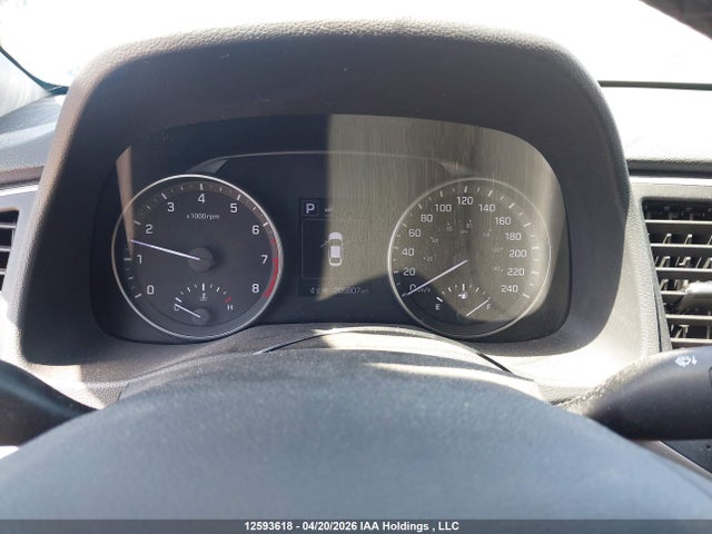 KMHD84LF1HU135831 Hyundai ELANTRA GL