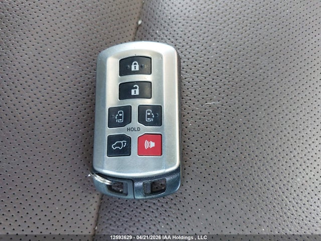 5TDDK3DC2FS096950 Toyota Sienna Xle 7 Passenger