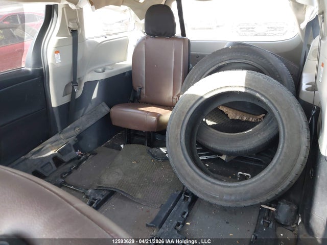 5TDDK3DC2FS096950 Toyota Sienna Xle 7 Passenger