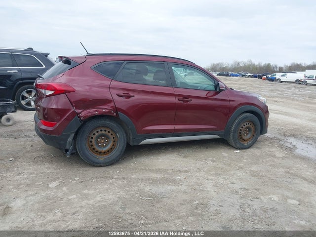 KM8J3CA43HU317222 Hyundai TUCSON SE