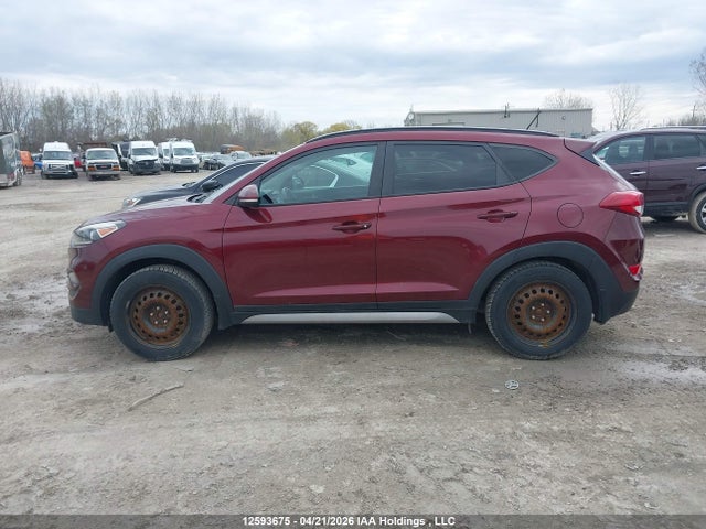 KM8J3CA43HU317222 Hyundai TUCSON SE