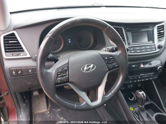 KM8J3CA43HU317222 Hyundai TUCSON SE
