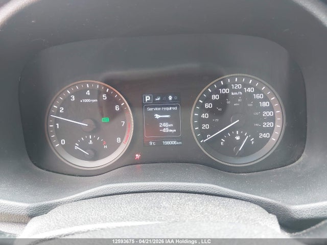 KM8J3CA43HU317222 Hyundai TUCSON SE
