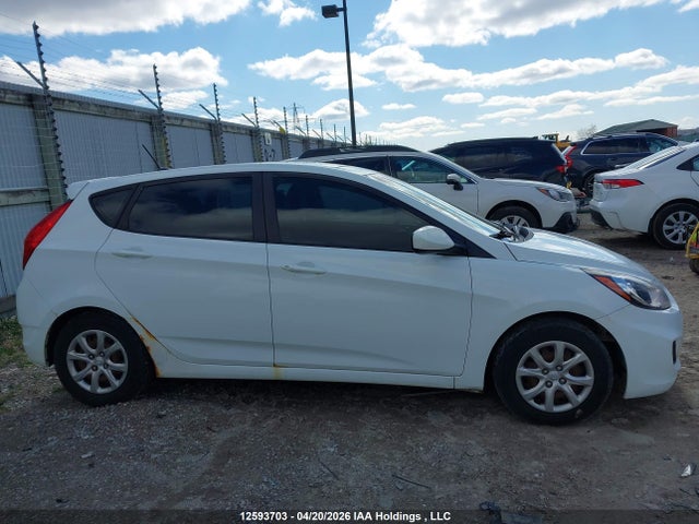 12593703 :رقم المزاد ، KMHCT5AE0DU113257 vin ، 2013 Hyundai Accent Gl مزاد بيع