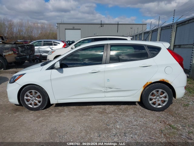 12593703 :رقم المزاد ، KMHCT5AE0DU113257 vin ، 2013 Hyundai Accent Gl مزاد بيع