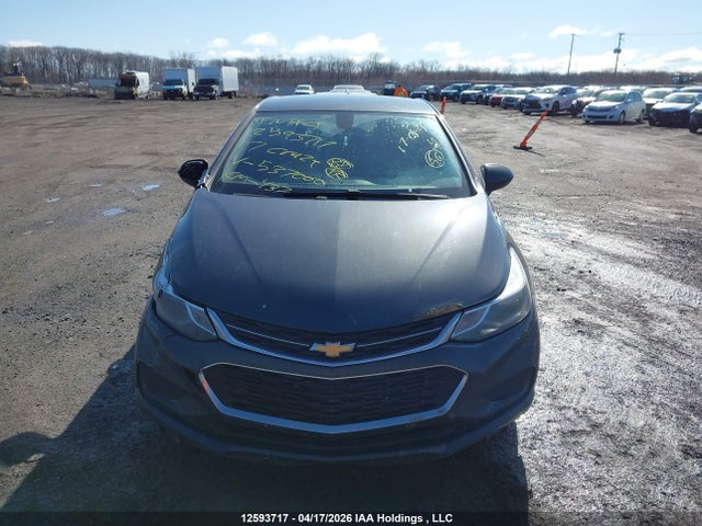 12593717 :رقم المزاد ، 3G1BE6SM6HS537000 vin ، 2017 Chevrolet Cruze مزاد بيع