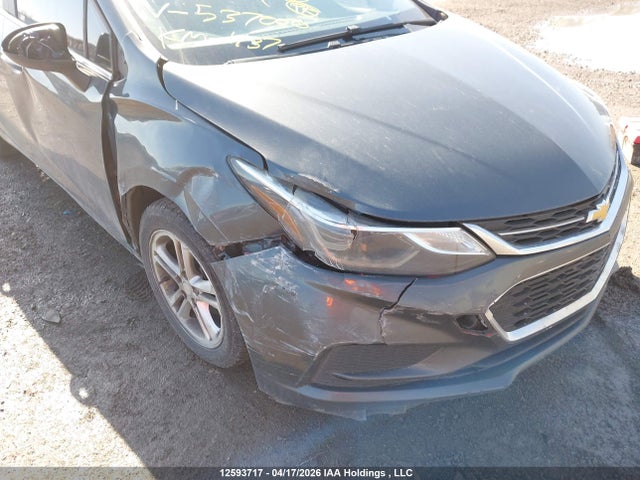 12593717 :رقم المزاد ، 3G1BE6SM6HS537000 vin ، 2017 Chevrolet Cruze مزاد بيع