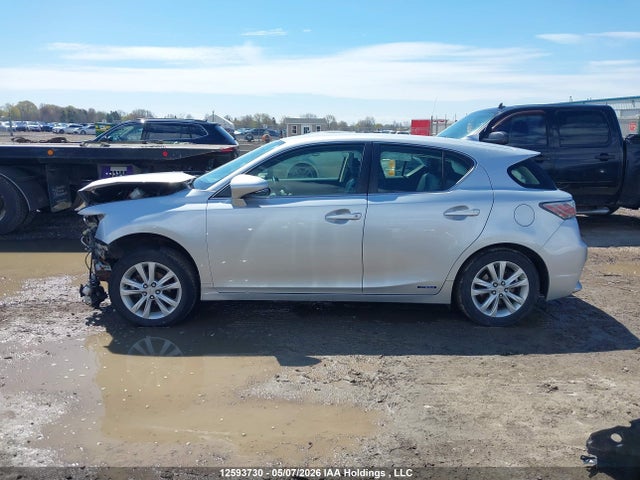 JTHKD5BHXF2217869 Lexus CT 200H