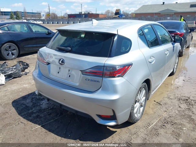 JTHKD5BHXF2217869 Lexus CT 200H