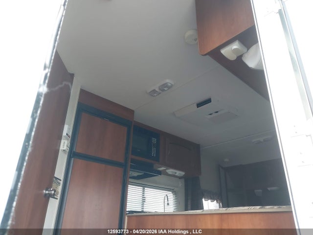 12593773 :رقم المزاد ، 5ZT2FEHB8DA009313 vin ، 2014 Coachmen Freedom Express مزاد بيع
