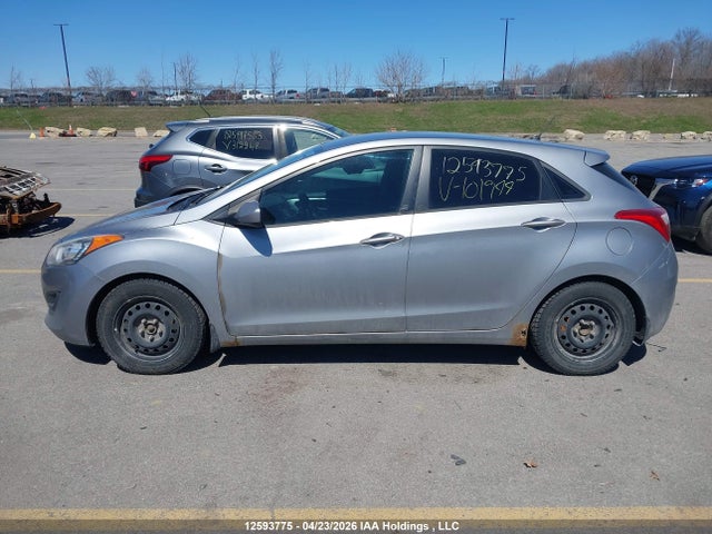 2013 Hyundai Elantra Gt მანქანა იყიდება აუქციონზე, vin: KMHD25LE8DU101944, აუქციონის ნომერი: 12593775