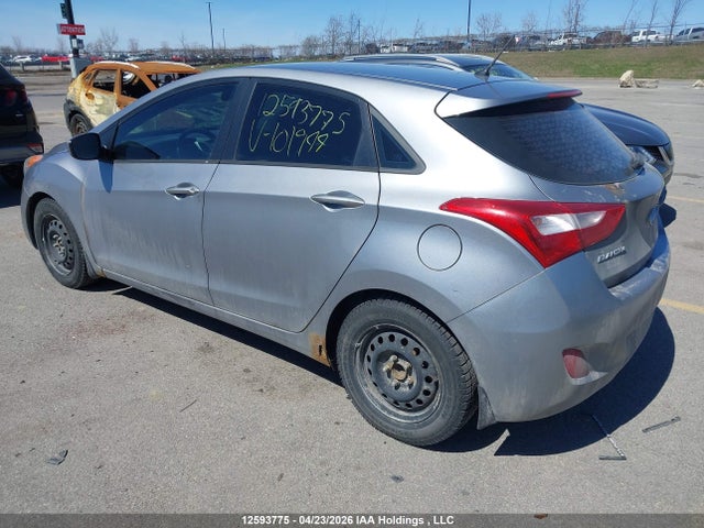 2013 Hyundai Elantra Gt მანქანა იყიდება აუქციონზე, vin: KMHD25LE8DU101944, აუქციონის ნომერი: 12593775
