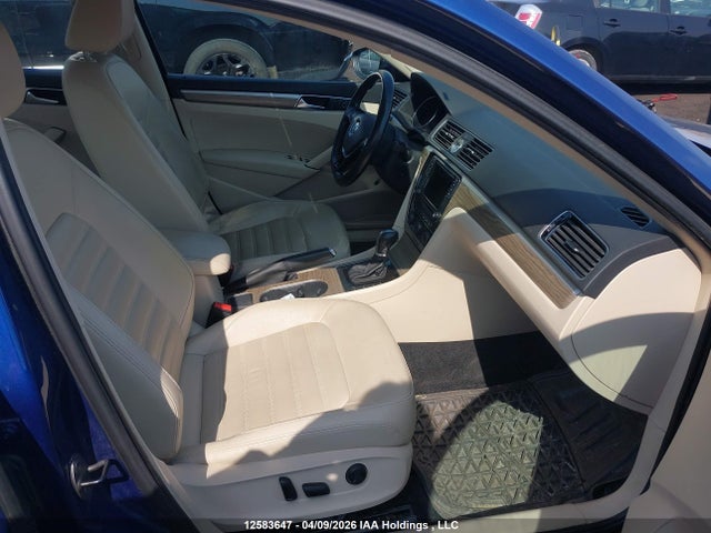 Aukcja sprzedaży 2016 Volkswagen Passat 1.8 Tsi Highline, vin: 1VWCS7A31GC065602, numer aukcji: 12583647