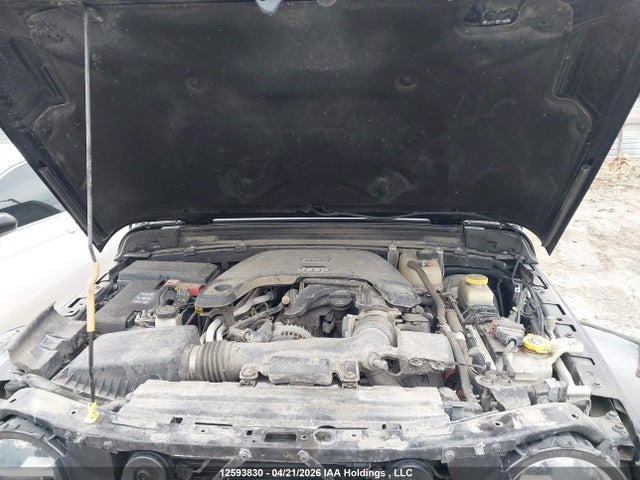 1C4HJXEG2KW675329 Jeep Wrangler Unlimited Sahara