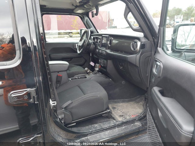 1C4HJXEG2KW675329 Jeep Wrangler Unlimited Sahara