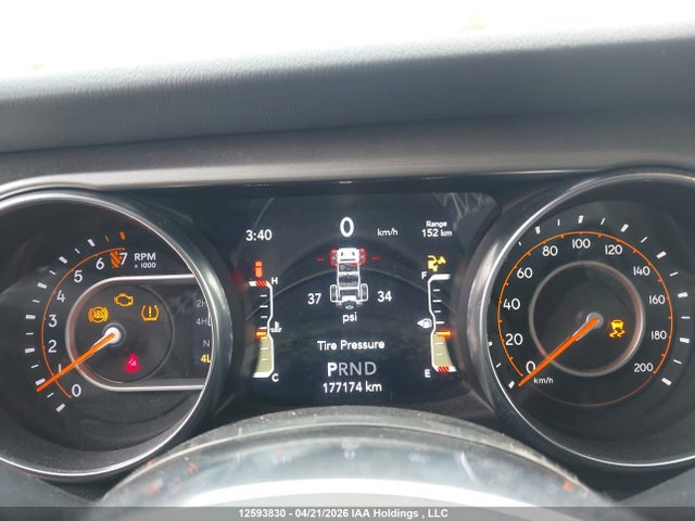 1C4HJXEG2KW675329 Jeep Wrangler Unlimited Sahara