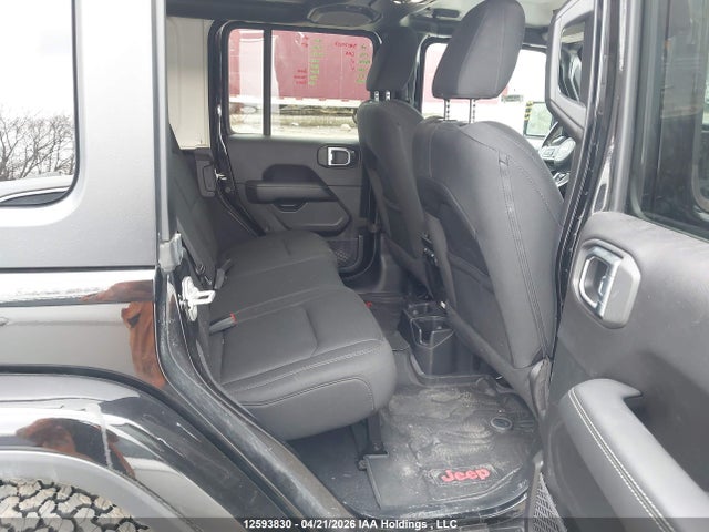 1C4HJXEG2KW675329 Jeep Wrangler Unlimited Sahara