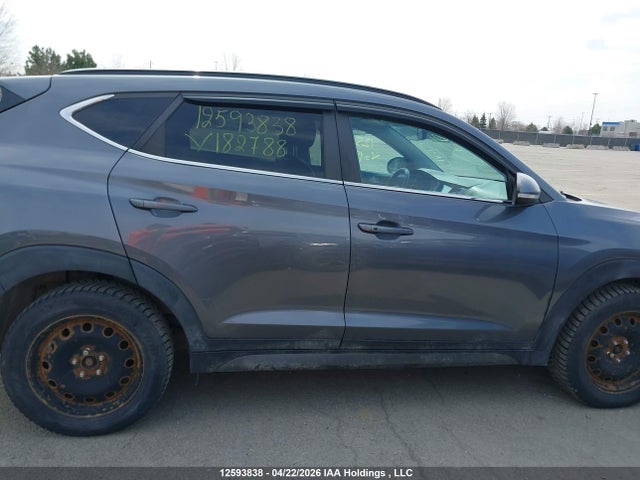 2016 Hyundai Tucson მანქანა იყიდება აუქციონზე, vin: KM8J3CA25GU182788, აუქციონის ნომერი: 12593838