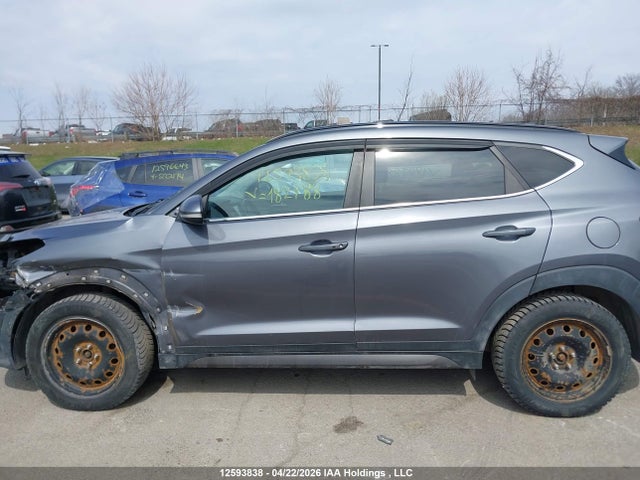 2016 Hyundai Tucson მანქანა იყიდება აუქციონზე, vin: KM8J3CA25GU182788, აუქციონის ნომერი: 12593838
