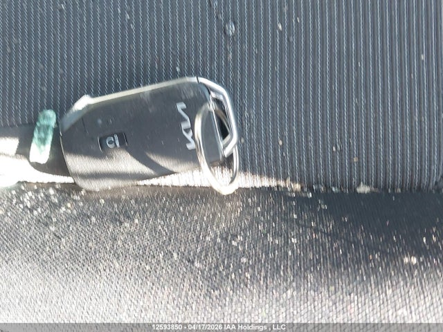 5XXG24J27RG253196 KIA K5 LX