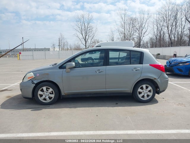 12593853 :رقم المزاد ، 3N1BC13E98L399604 vin ، 2008 Nissan Versa S/sl مزاد بيع
