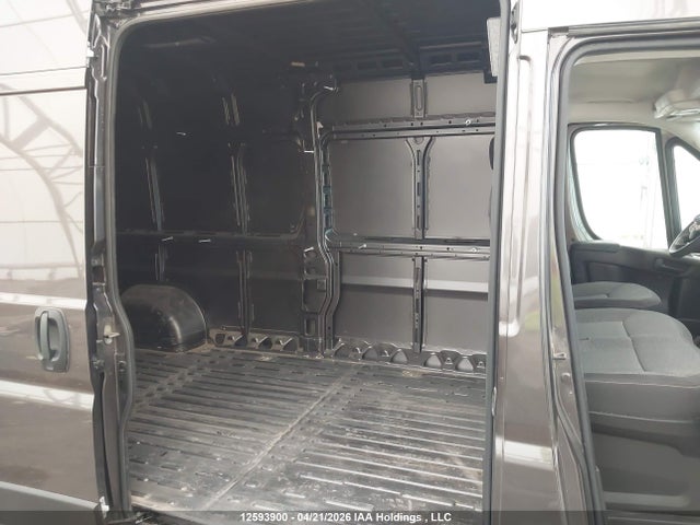 2024 Ram Promaster 2500 2500 High მანქანა იყიდება აუქციონზე, vin: 3C6LRVDG9RE135917, აუქციონის ნომერი: 12593900