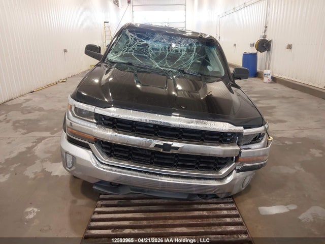 12593965 :رقم المزاد ، 3GCUKREC2HG217768 vin ، 2017 Chevrolet Silverado 1500 1lt مزاد بيع