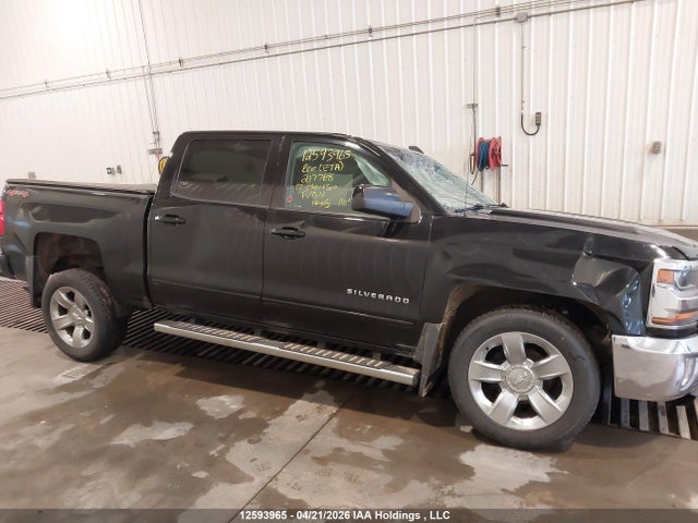 12593965 :رقم المزاد ، 3GCUKREC2HG217768 vin ، 2017 Chevrolet Silverado 1500 1lt مزاد بيع